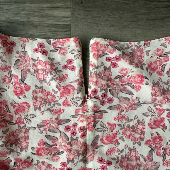 BB Dakota Pink Floral Romper - Picture 7 of 7